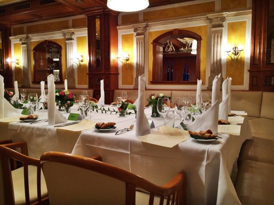 Stadthotel Restaurant Auerhahn วอคลาบรุค ภายนอก รูปภาพ