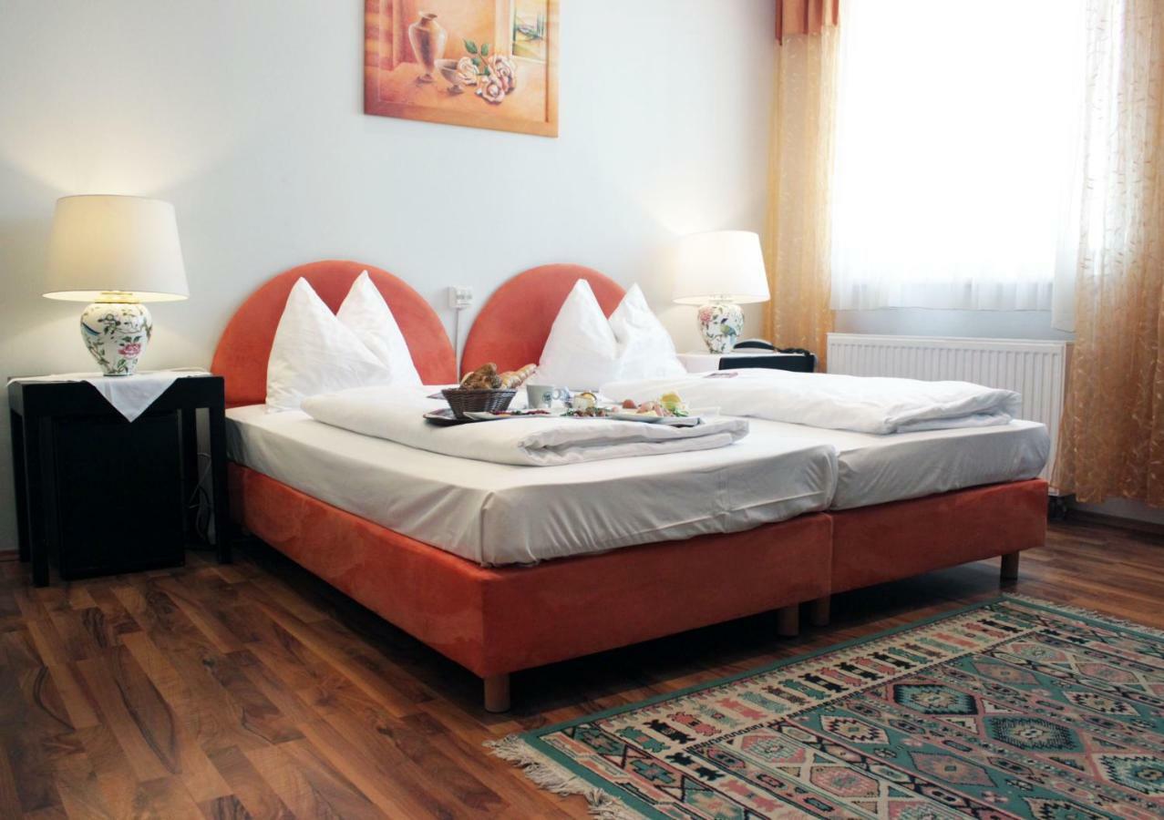 Stadthotel Restaurant Auerhahn วอคลาบรุค ภายนอก รูปภาพ