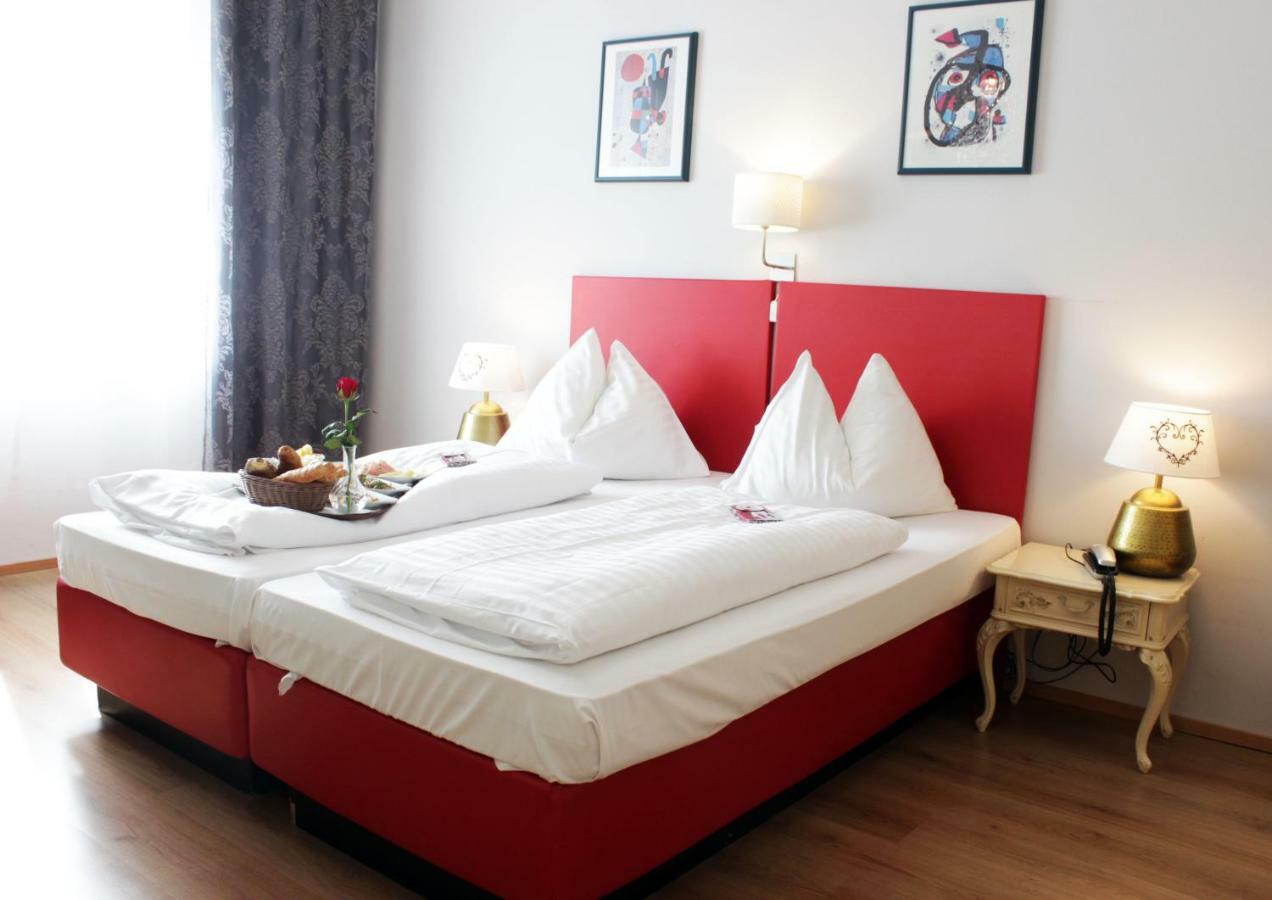 Stadthotel Restaurant Auerhahn วอคลาบรุค ภายนอก รูปภาพ